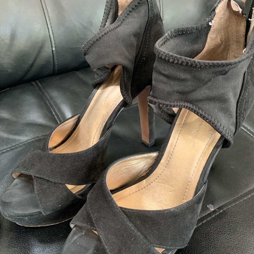 Bcbg heels 6.5